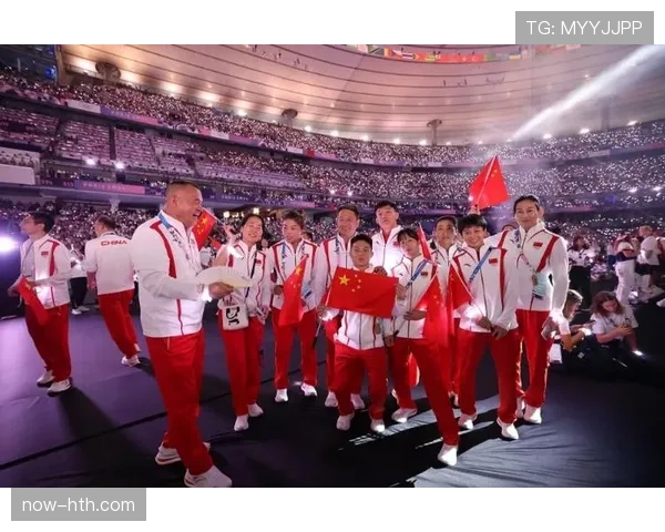 山东选手葛楚彤自由泳接力最后一棒反超 助队伍夺金